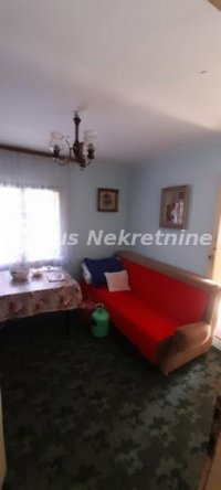Nekretnina: Sremska Kamenica- Starija kuća u blizini Rumskog puta 435 m2-065/385 8880