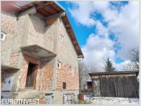 Nekretnina: UKNJIŽENA KUĆA, 11 ARI, 4KM OD SKRETANJA ZA RIPANJ ID#1557