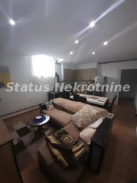 Nekretnina: Futog-spratna Porodična kuća 200 m2 sa dva lokala i tri stana u blizini glavnog puta-065/385 8880