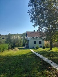 Nekretnina: Beočin-Dumbovo-Odlična kuća u mirnom delu na Placu od 1580 m2-065/3858888