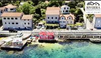 Nekretnina: Na prodaju kuća u Kostanjici Boka Kotorska na prvoj liniji do mora sa svojom pontom