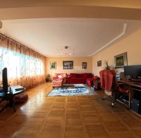 Nekretnina: Vukov spomenik, prostran, sa dve terase