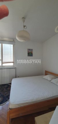 Nekretnina: Stan sa dva ulaza, Kosovska