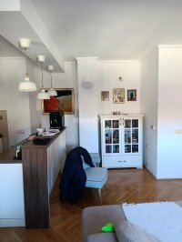 Nekretnina: Dva stana i lokal