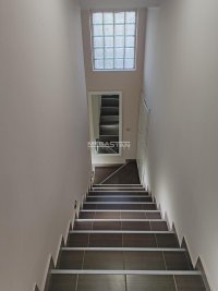 Nekretnina: Dva stana i lokal