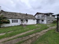 Nekretnina: Seosko imanje sa tri kuće na placu od 2451m2 u Kovilju ID#1660