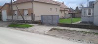 Nekretnina: Prodajem dve kuce na jednom placu