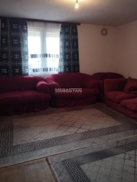 Nekretnina: Devetosobna kuća