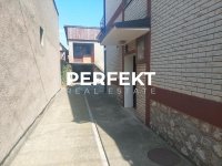 Nekretnina: Starčevo, spratna kuća, 4 etaže na 4,8 ari placa