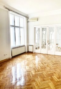 Nekretnina: Knez Mihailova, salonac, lux, deljiv u dve jedinice
