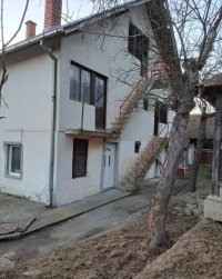 Nekretnina: Prodajem kucu Ugrinovci-Gornji Milanovac