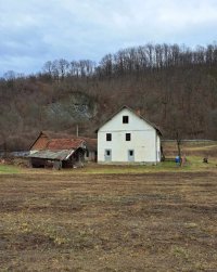 Nekretnina: Prodajem kucu Ugrinovci-Gornji Milanovac
