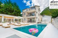 Nekretnina: Na prodaju moderna vila Stoliv Kotor