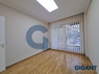 Nekretnina: VOZDOVAC Južni bulevar ID: 9490216