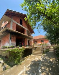 Nekretnina: Prodajem seosko domacinstvo sa okolnim placem