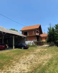 Nekretnina: Prodajem seosko domacinstvo sa okolnim placem