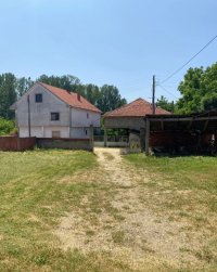 Nekretnina: Prodajem seosko domacinstvo sa okolnim placem