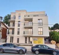 Nekretnina: Pored parka i izvora topla voda termalnog kupatila