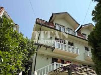 Nekretnina: porodična stambena zgrada sa uknjizenim stanom i garazom ID#5419