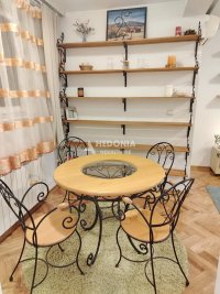 Nekretnina: Dedinje, izdavanje, dvosoban, namešten, dvorište ID#10330