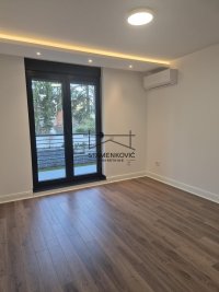 Nekretnina: NOV ČETVOROSOBAN STAN-  za kancelarije ID#7068