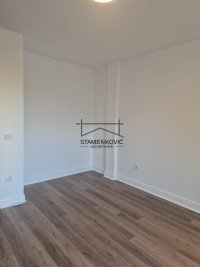Nekretnina: NOV ČETVOROSOBAN STAN- polunamešten ili namešten ID#7067