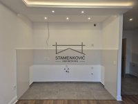 Nekretnina: NOV ČETVOROSOBAN STAN- polunamešten ili namešten ID#7067