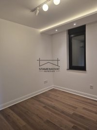 Nekretnina: NOV ČETVOROSOBAN STAN- polunamešten ili namešten ID#7067