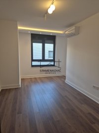 Nekretnina: NOV ČETVOROSOBAN STAN- polunamešten ili namešten ID#7067