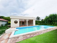 Nekretnina: Moderna vila sa bazenom na Palicu