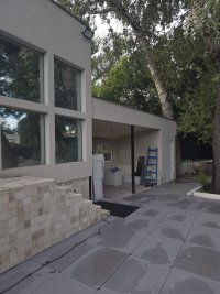 Nekretnina: Nova kuća na Savskom nasipu, Beograd, 77m2, 16 ari plac, bazen, cena dogovor. 