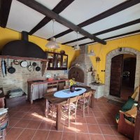 Nekretnina: Prodajem izuzetnu kucu na selu,kompletno sredjenu,renoviranu,opremljenu