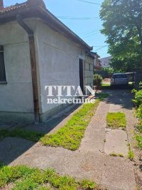 Nekretnina: cena dogovor, centar naselja, uknjizena ID#5672