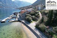 Nekretnina: Kuca na prvoj liniji do mora Stoliv