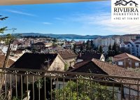 Nekretnina: Na prodaju renovirana kuca sa pogledom na more Centar Tivat