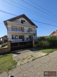 Nekretnina: Porodična kuća sa tri stambene jedinice i posl.objektom