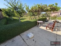 Nekretnina: Porodična kuća sa tri stambene jedinice i posl.objektom