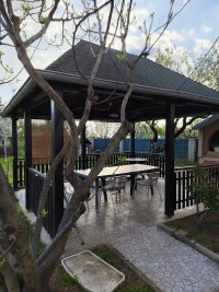 Nekretnina: Zemun, Plavi horizonti | Kuća 360m2 na 6.5 ari | 3 stana + poslovni prostor | Idealna za investiciju