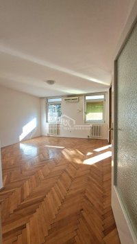 Nekretnina: Filmski grad, Ilije Stojadinovića, 51m2, terasa - 400 eur ID#1647