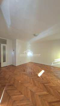 Nekretnina: Filmski grad, Ilije Stojadinovića, 51m2, terasa - 400 eur ID#1647
