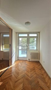 Nekretnina: Filmski grad, Ilije Stojadinovića, 51m2, terasa - 400 eur ID#1647