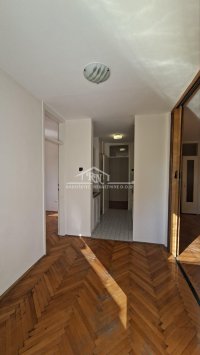 Nekretnina: Filmski grad, Ilije Stojadinovića, 51m2, terasa - 400 eur ID#1647
