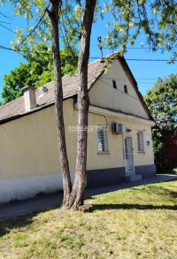 Nekretnina: Zemun Novi Grad, kuća sa placem
