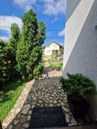Nekretnina: Novija kuća savremeno-klasičnog stila