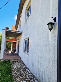 Nekretnina: Novija kuća savremeno-klasičnog stila