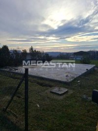 Nekretnina: Guncati, plac u urbanom delu, postavljen temelj