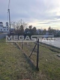 Nekretnina: Guncati, plac u urbanom delu, postavljen temelj