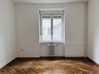 Nekretnina: Ustanička, salonac kod specijalnog suda
