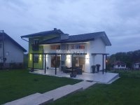 Nekretnina: Baćevac, moderna kuća na divnom placu