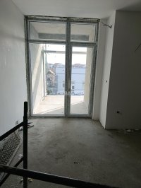 Nekretnina: Prelep, odličnog rasporeda, dve lođe